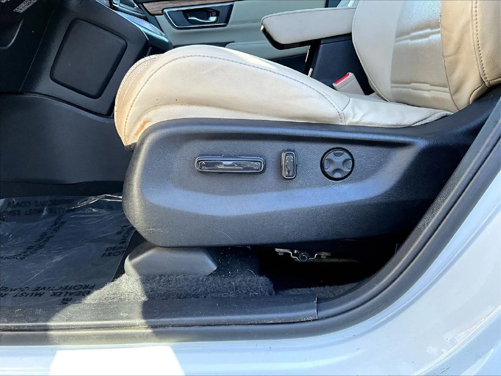 Used 2021 White Honda Touring image 37