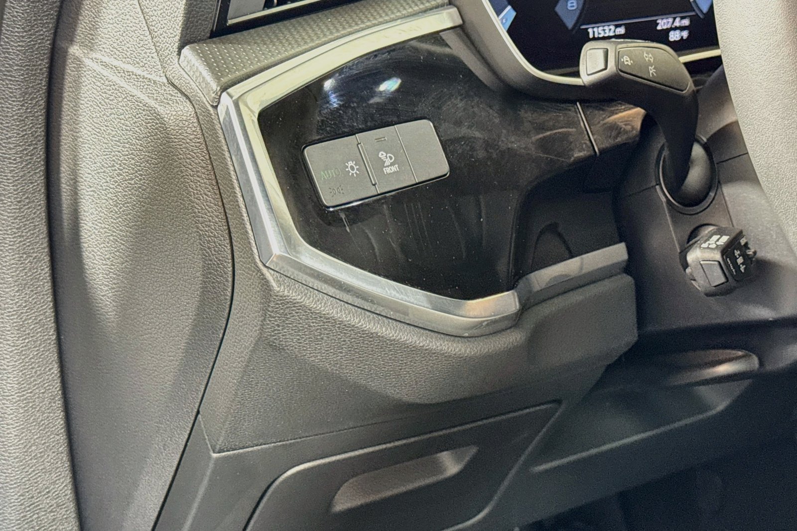 Used 2025  Audi S line Premium image 10