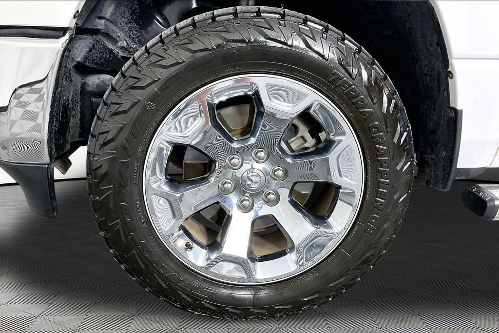 Used 2019 White Ram Big Horn/Lone Star image 30