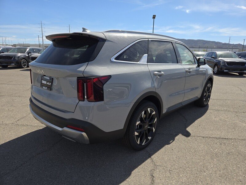New 2026 Wolf Gray Kia EX image 3