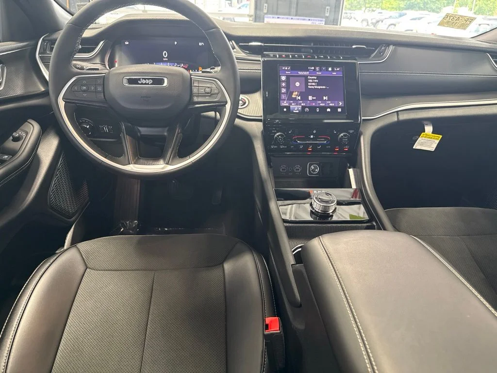 2025 Jeep Grand Cherokee Altitude - Photo 12