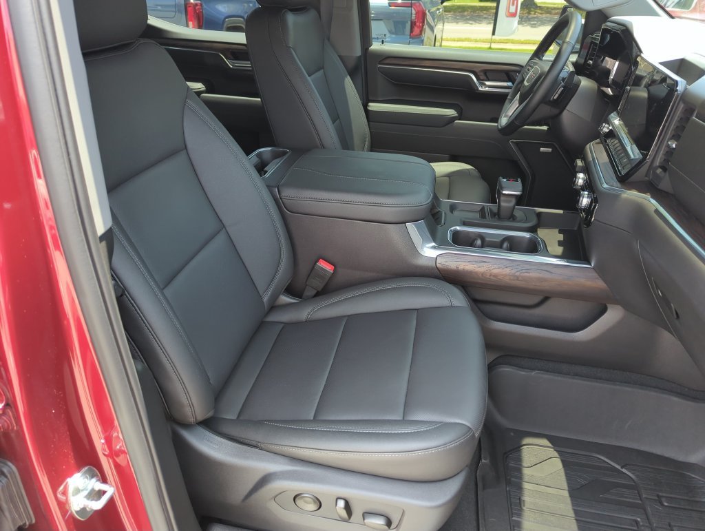Used 2026 Volcanic Red Tintcoat GMC SLT image 32
