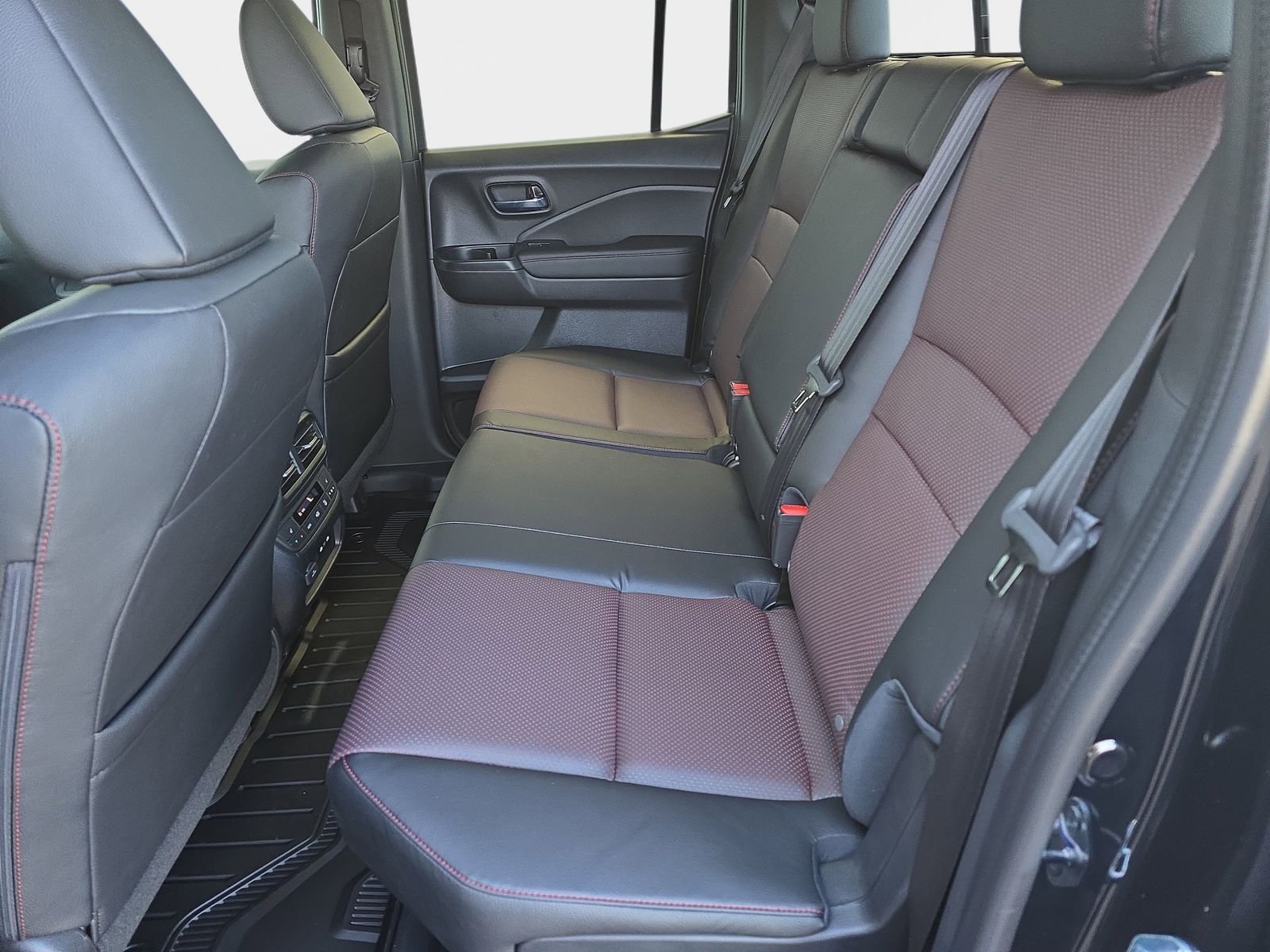 2026 Honda Ridgeline Black Edition - Photo 15