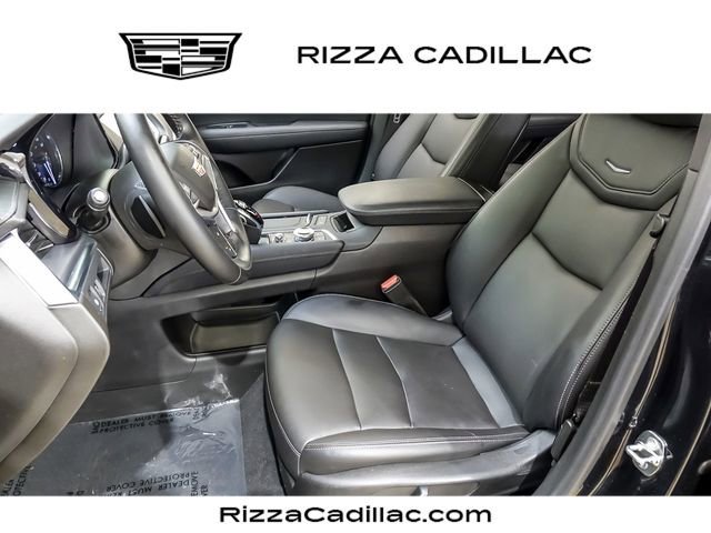 Used 2022 Stellar Black Metallic Cadillac Luxury image 9