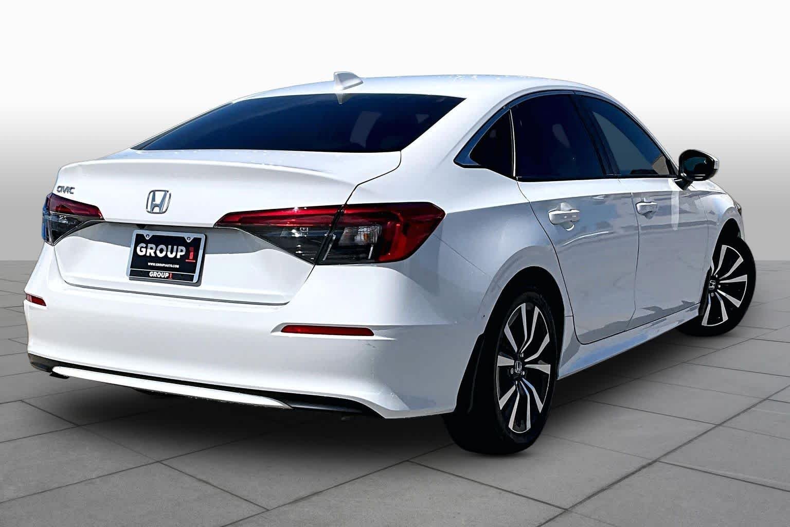 Used 2022 Platinum White Pearl Honda EX image 12