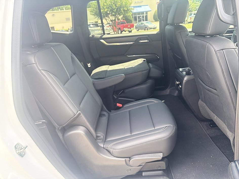 Used 2024 Summit White GMC FWD Elevation image 14