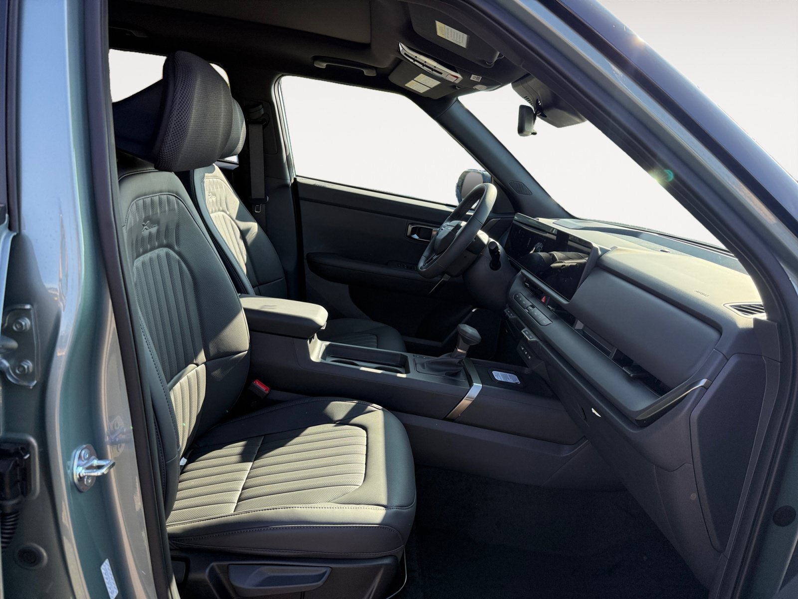 New 2027 Iceberg Green Kia X-Line SX image 19