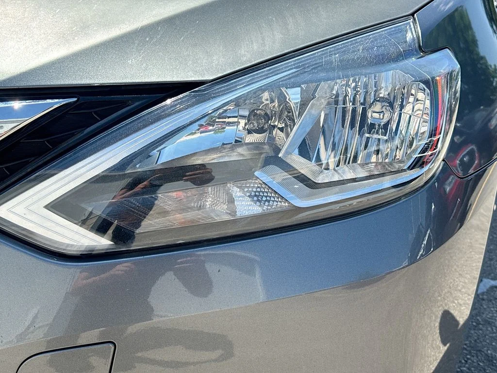 Used 2018 Gray Nissan S image 34