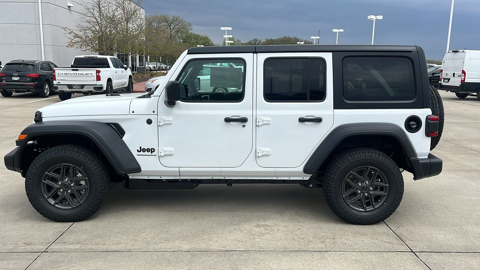 New 2026 Bright White Clear-Coat Exterior Paint Jeep Sport S image 5
