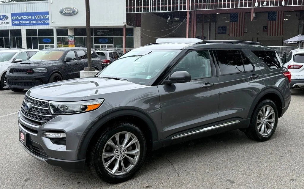 Used 2023 Gray Ford XLT image 4