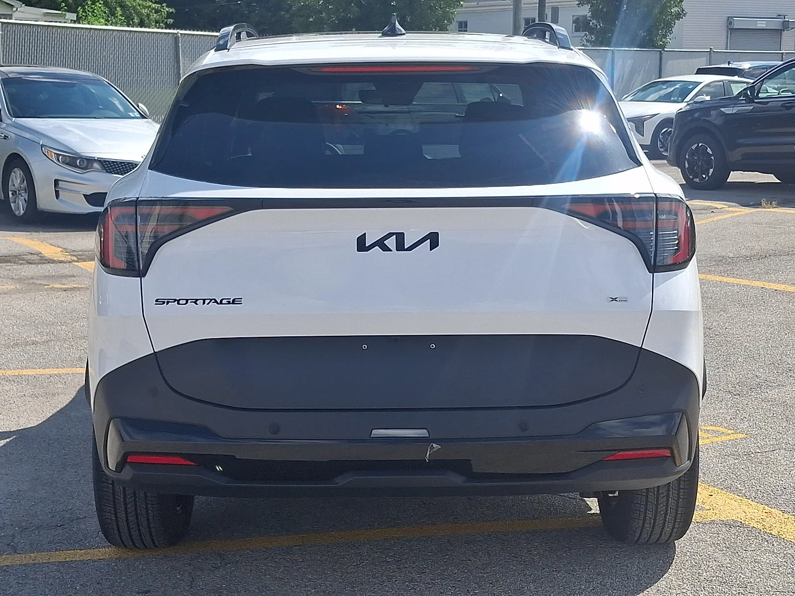 New 2027 White Kia X-Line image 4