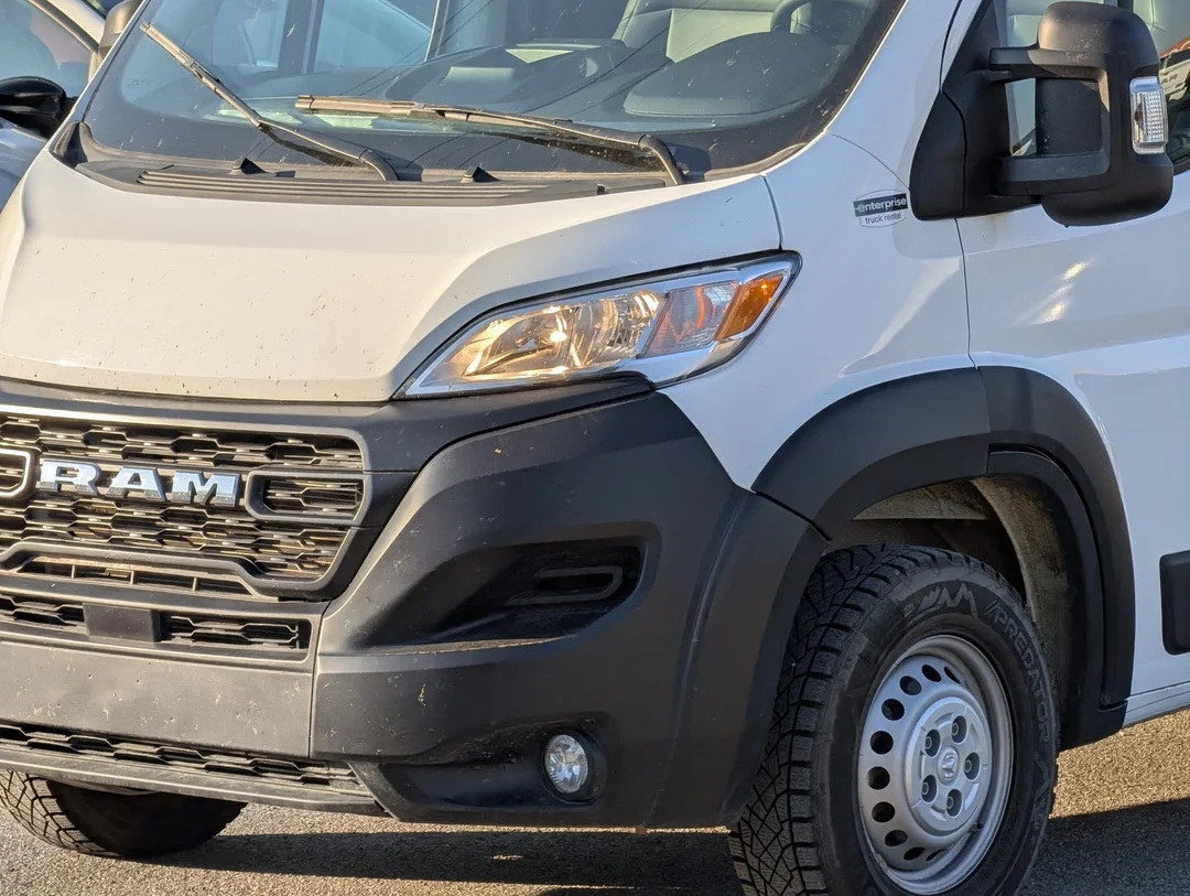 Certified Used 2025 White RAM Tradesman - Convienence Grp - Mopar Wall Paneling - LOW KMS image 9