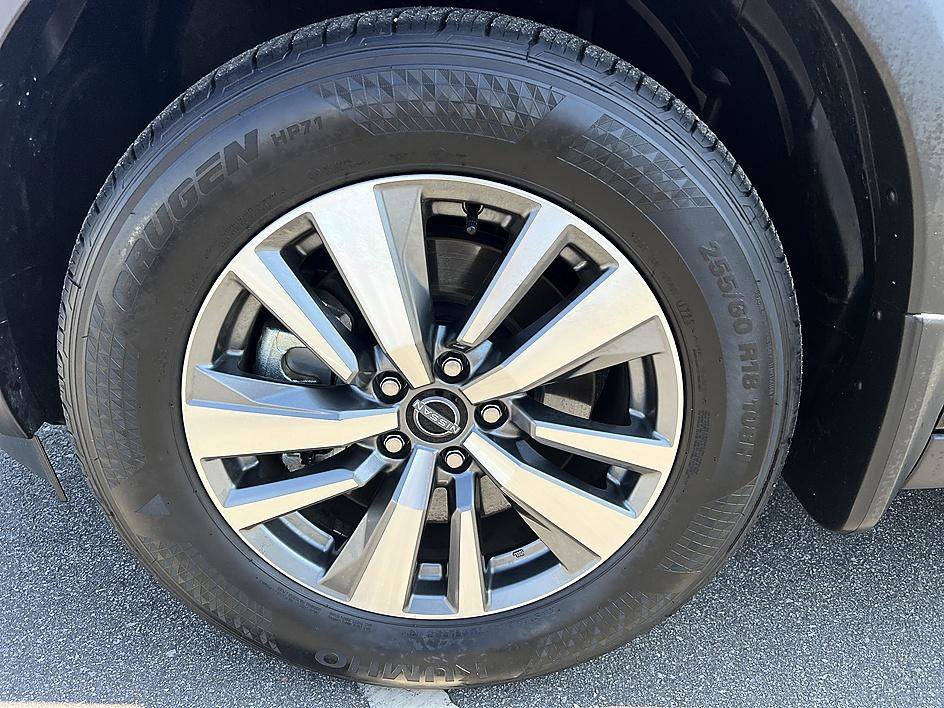 Certified Used 2025 Super Black Nissan SL image 9