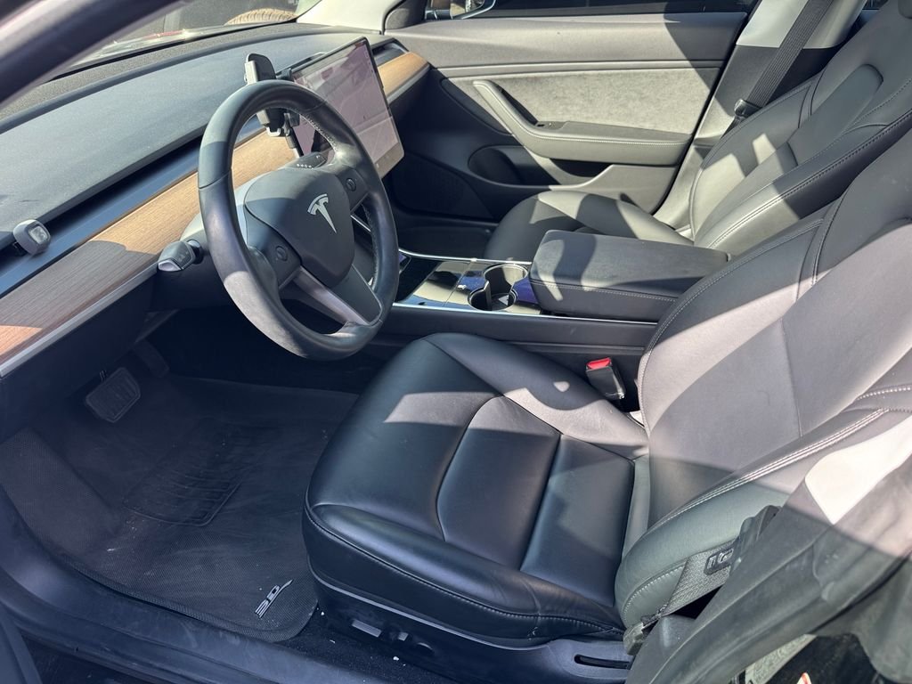 Used 2019 Black Tesla Standard Range Plus image 7