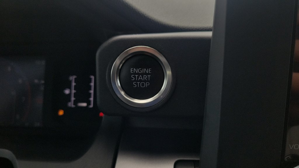 Certified Used 2025  Toyota SR5 image 22