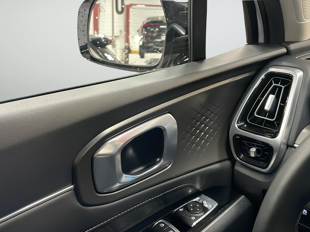 Used 2023 White Kia SX image 32