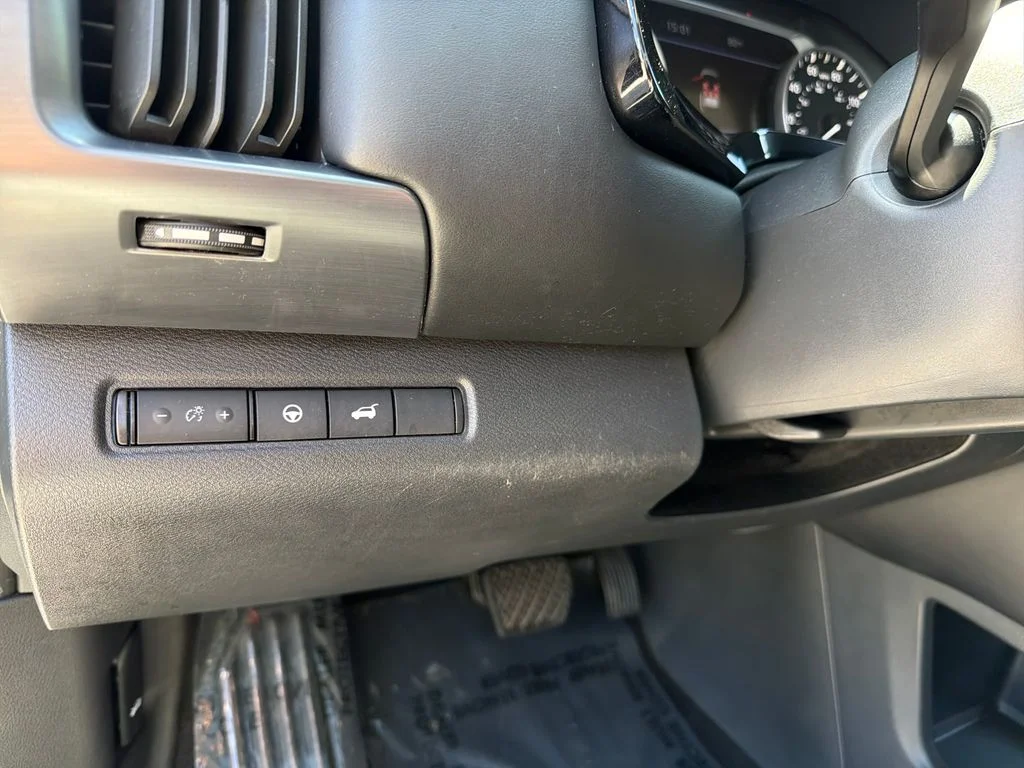 Certified Used 2023 White Nissan SL image 26