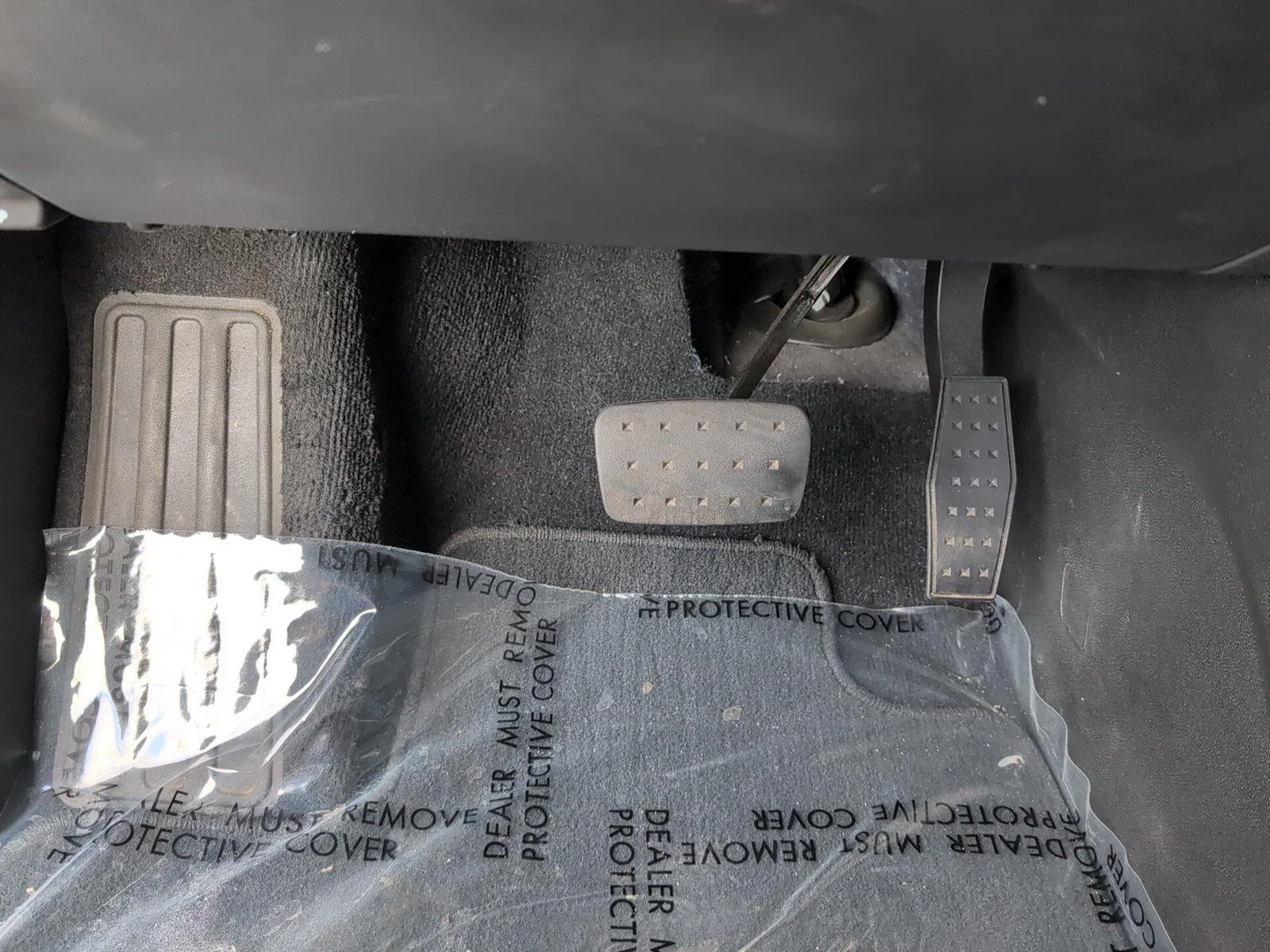 Used 2024 Downpour Metallic GMC SLE image 28