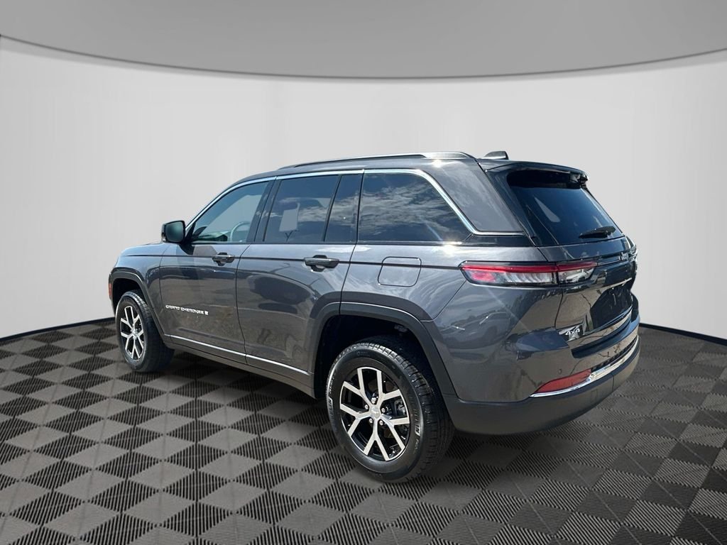 Used 2025 Gray Jeep Limited image 3