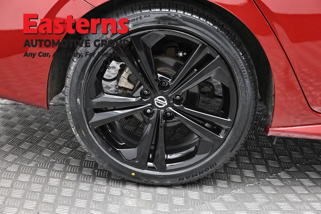Used 2020 Red Nissan SR image 30