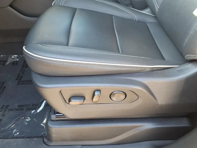 Used 2025 Lakeshore Blue Metallic Chevrolet Premier image 15