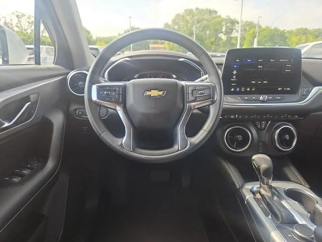 Used 2024 Summit White Chevrolet 2LT image 13