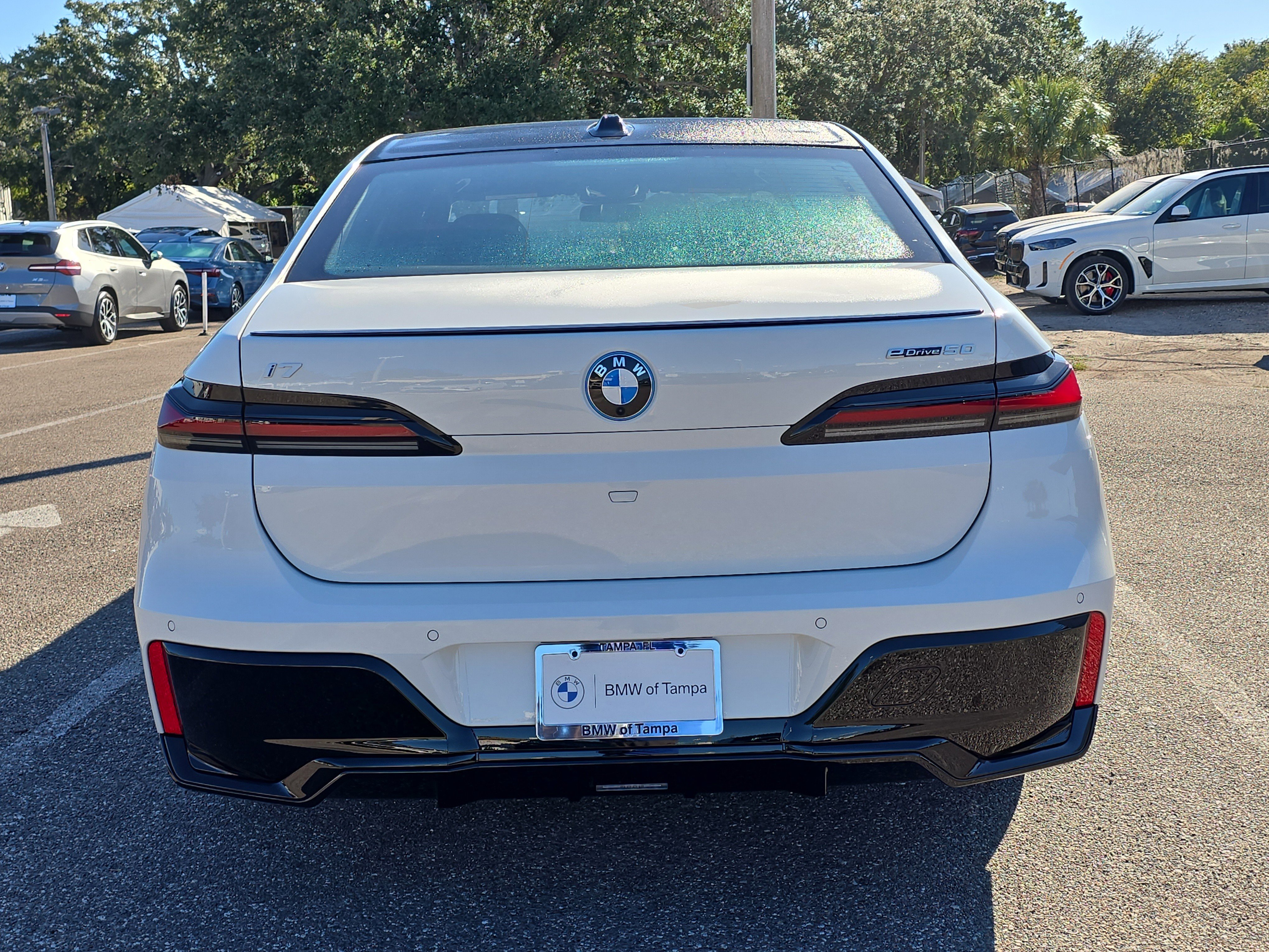 2026 BMW i7 50 - Photo 6