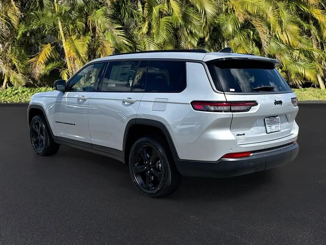 New 2026 Silver Zynith Exterior Paint Jeep Limited image 3