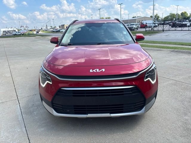Used 2024 Red Kia LX image 3