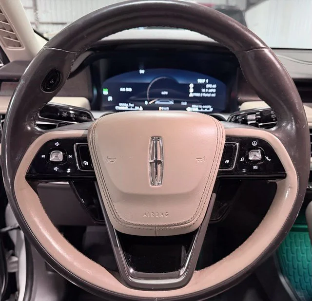 Used 2020 White Lincoln Reserve image 27
