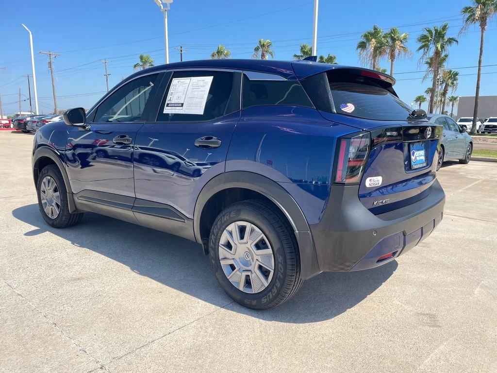 Used 2025 Blue Nissan S image 3