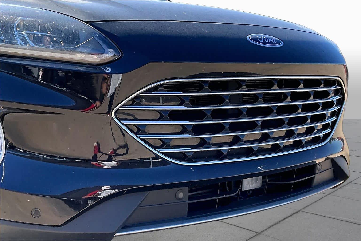 Used 2022 Agate Black Metallic Ford Titanium image 28
