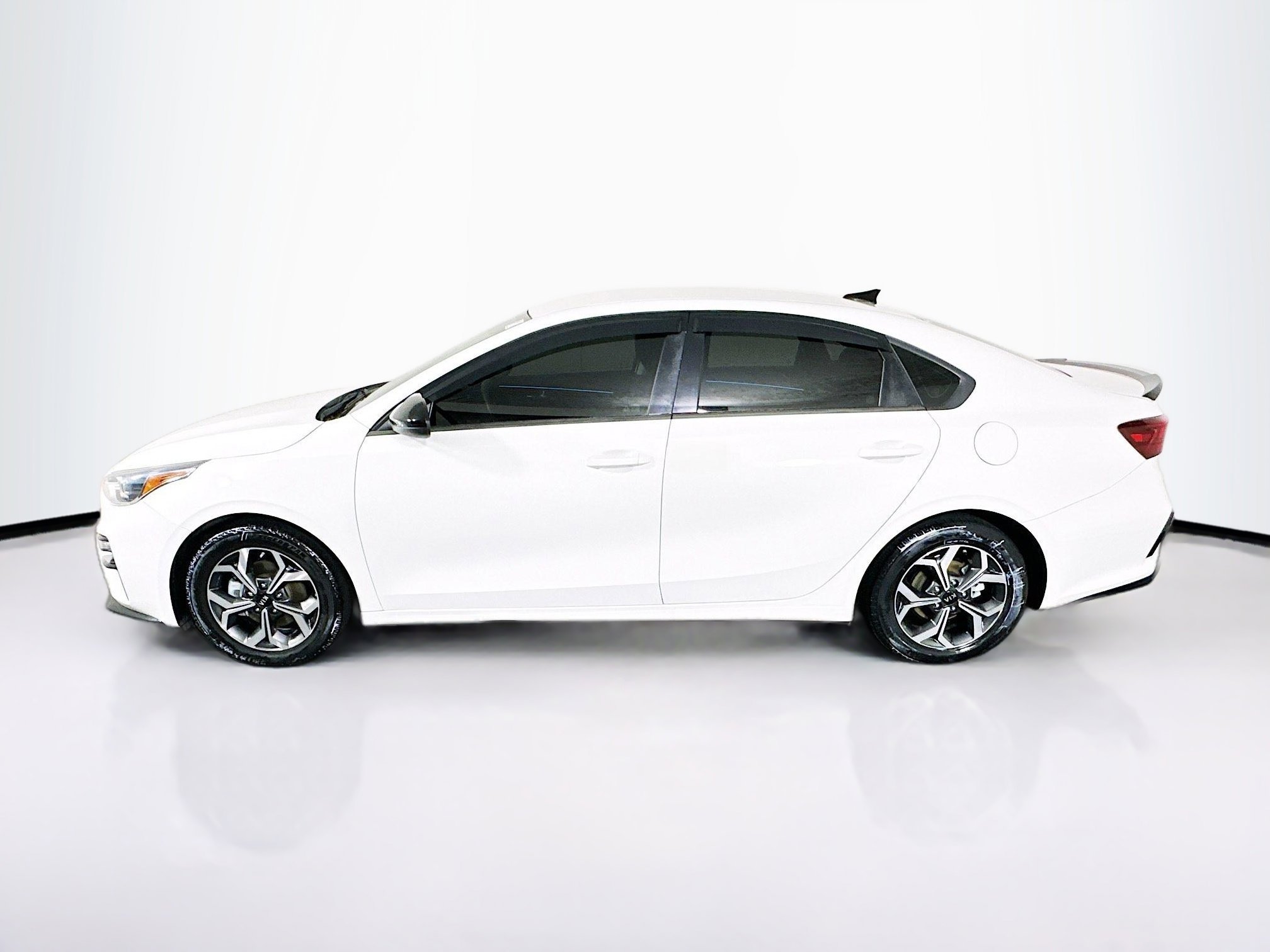 2020 Kia Forte thumbnail 8