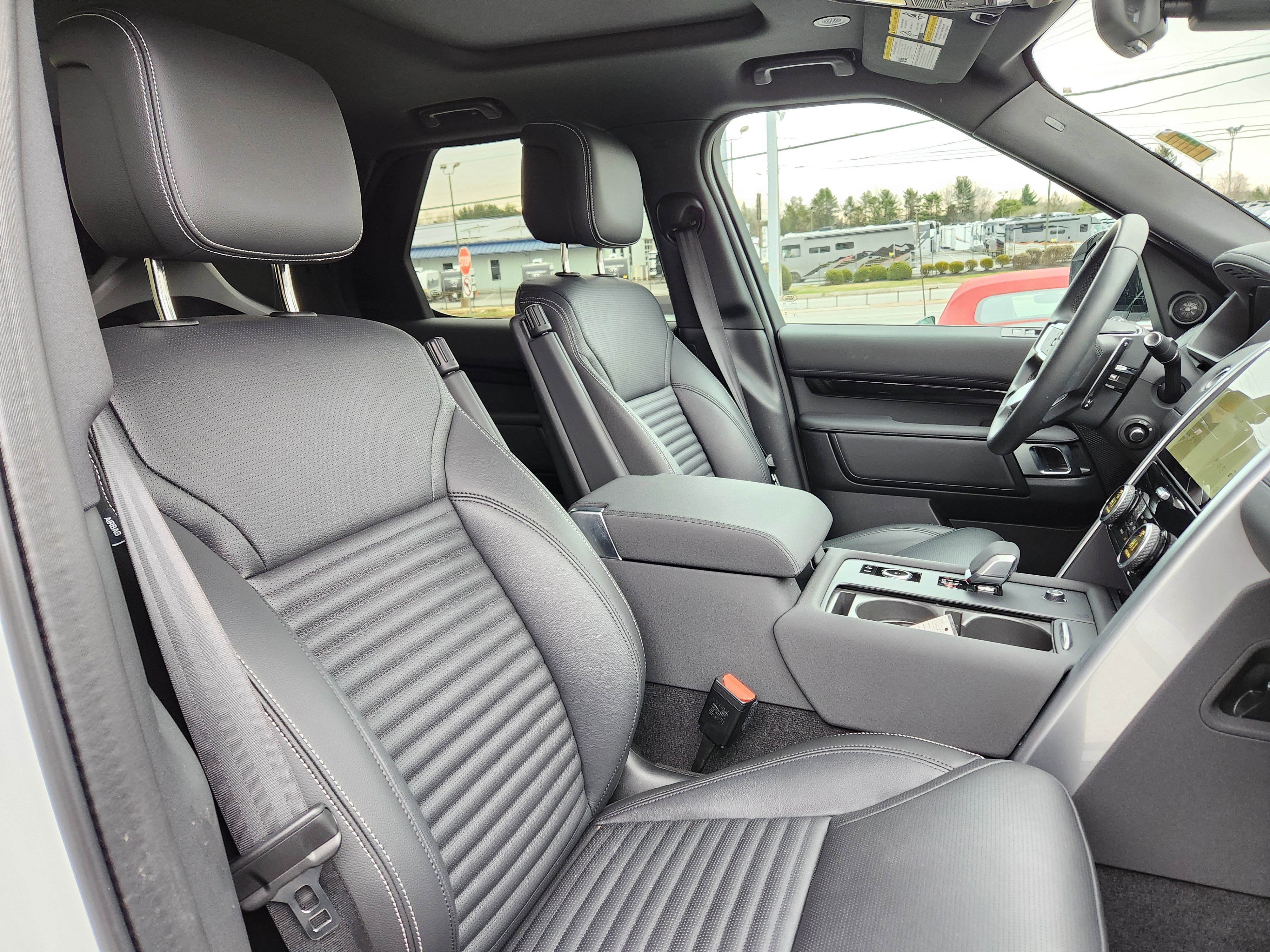 Certified Used 2025 Fuji White Land Rover S image 16