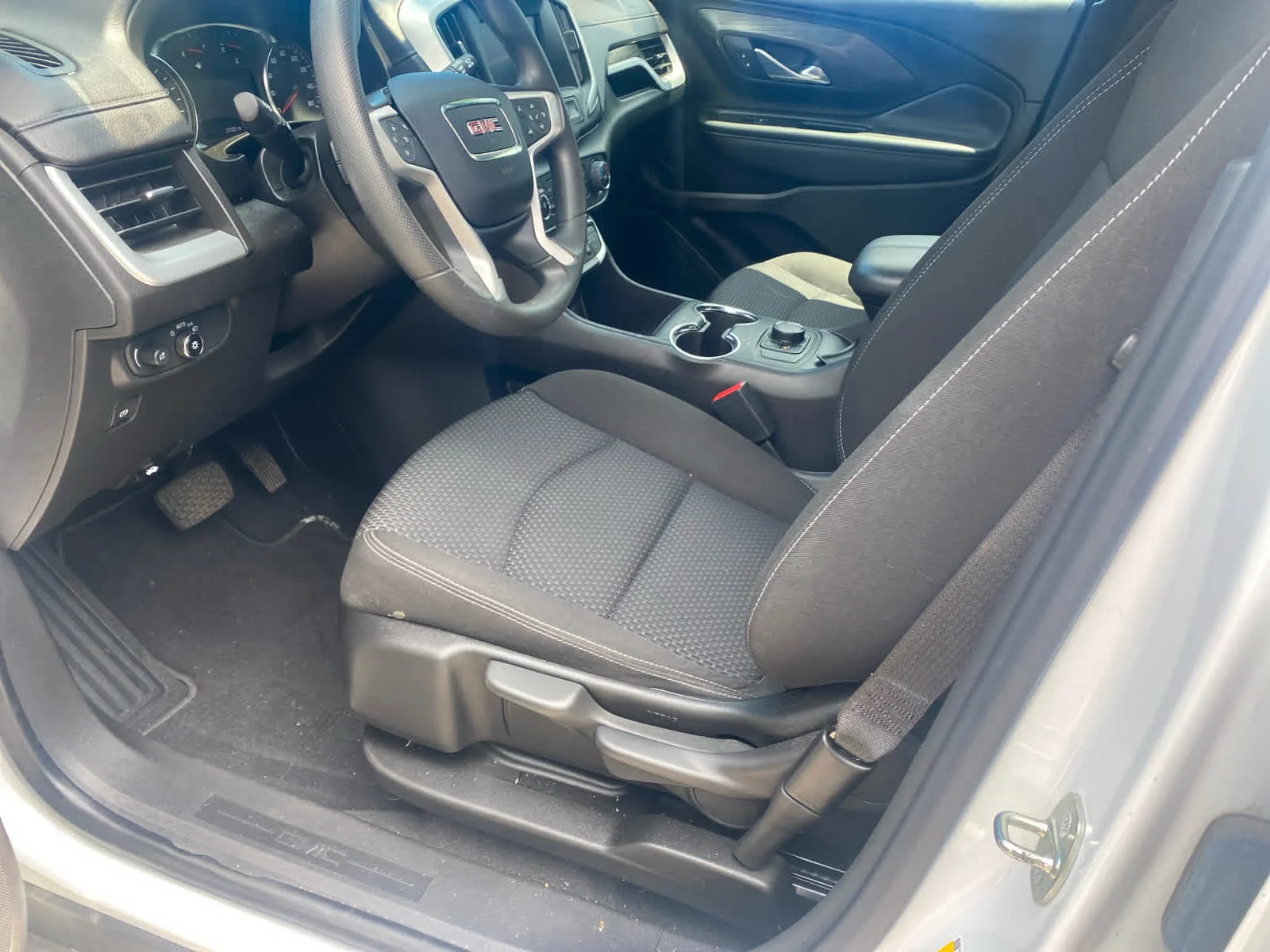 Used 2023 Summit White GMC SLE image 7