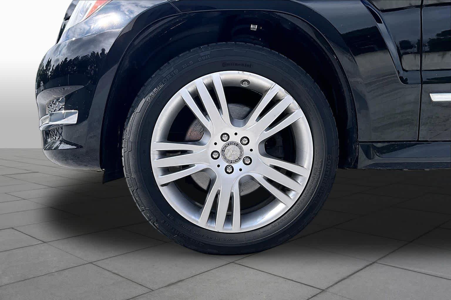 Used 2015 Obsidian Black Metallic Mercedes-Benz GLK 350 image 11