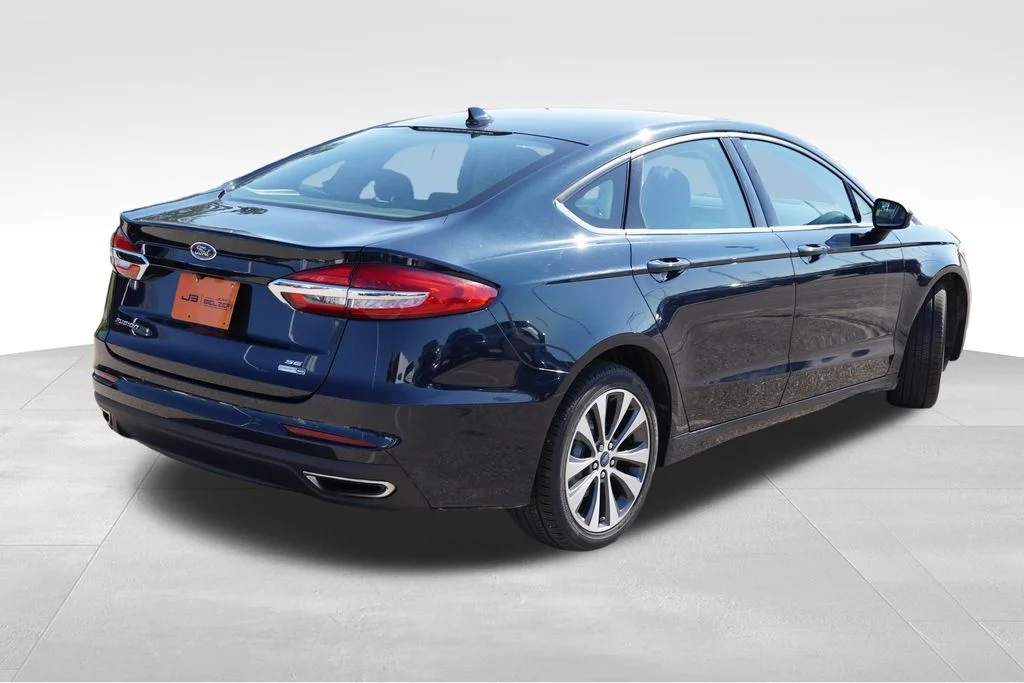 Used 2020 Blue Ford SE image 5