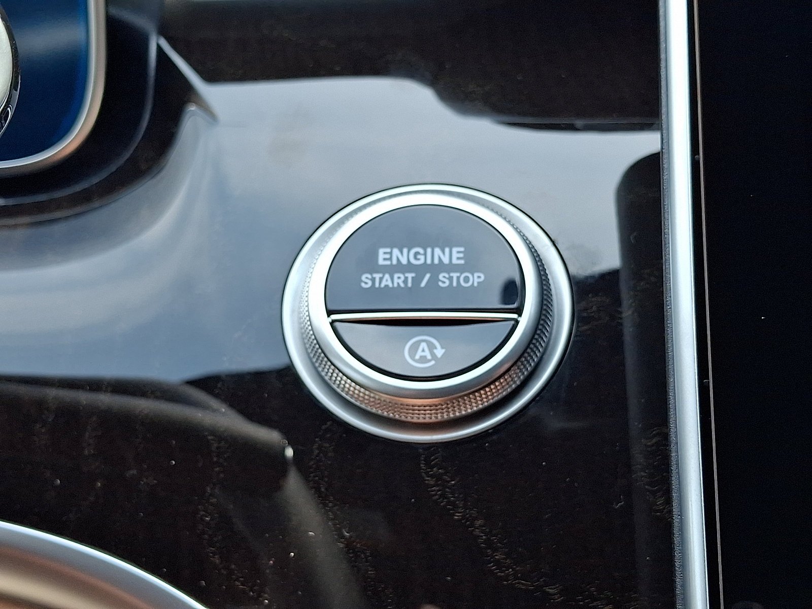 New 2026 Twilight Blue Metallic Mercedes-Benz C 300 image 38