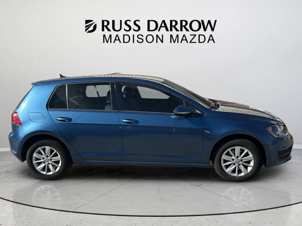 Used 2017 Blue Volkswagen TSI S 4-Door image 6
