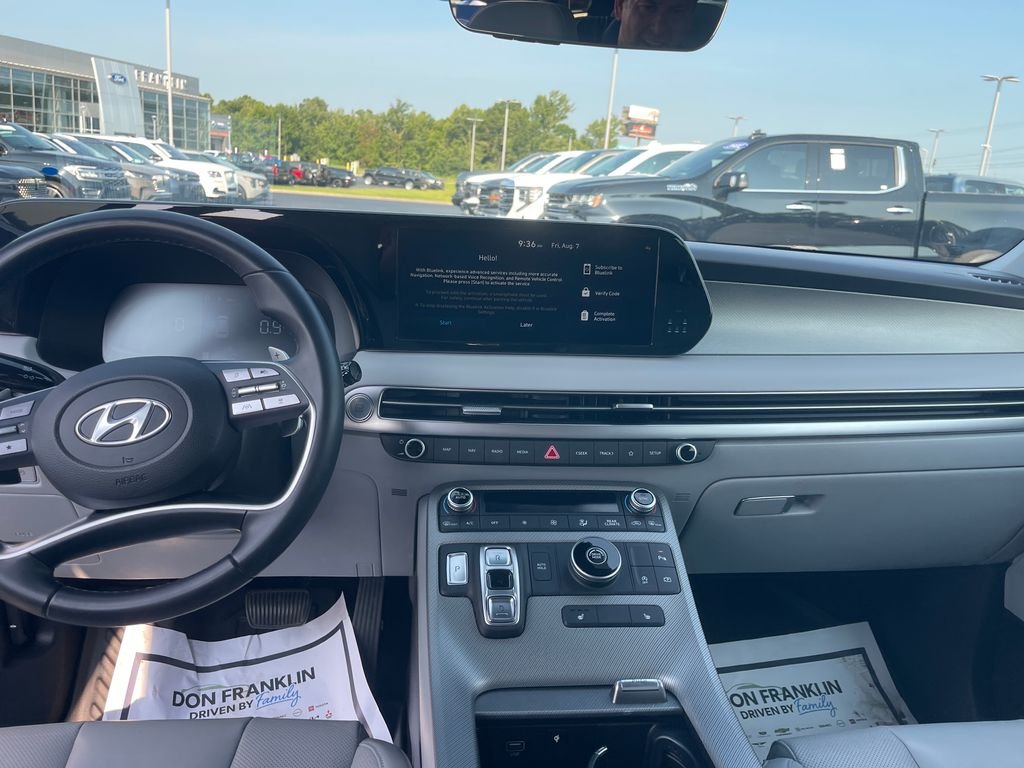 Used 2023 Black Hyundai SEL image 15