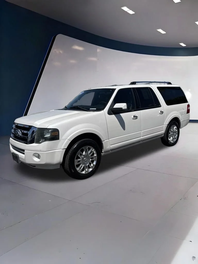 Used 2012 White Ford Limited image 5