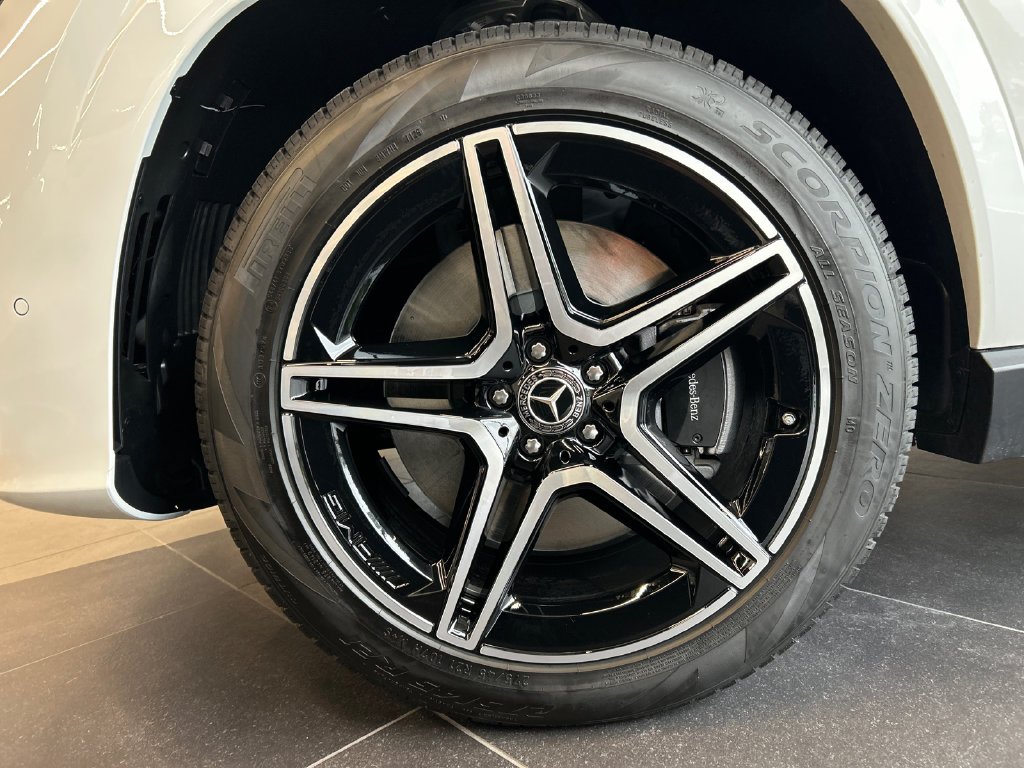 New 2027 Polar White Mercedes-Benz GLS 450 image 31