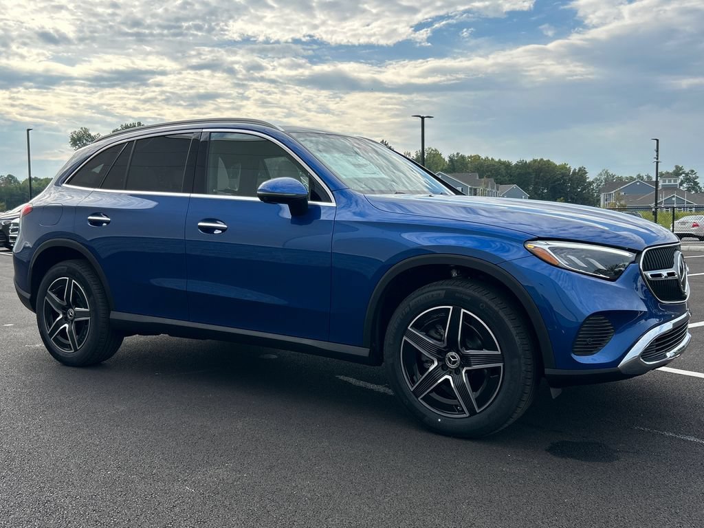 New 2027 Starling Blue Metallic Mercedes-Benz GLC 300 image 39