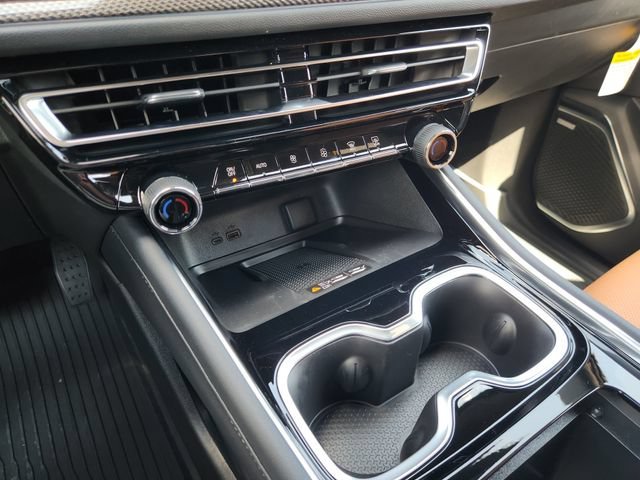 2027 Chevrolet Traverse Z71 - Photo 21