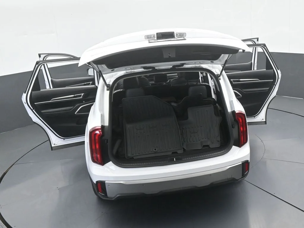 Used 2025 Glacial White Pearl Kia LX image 69
