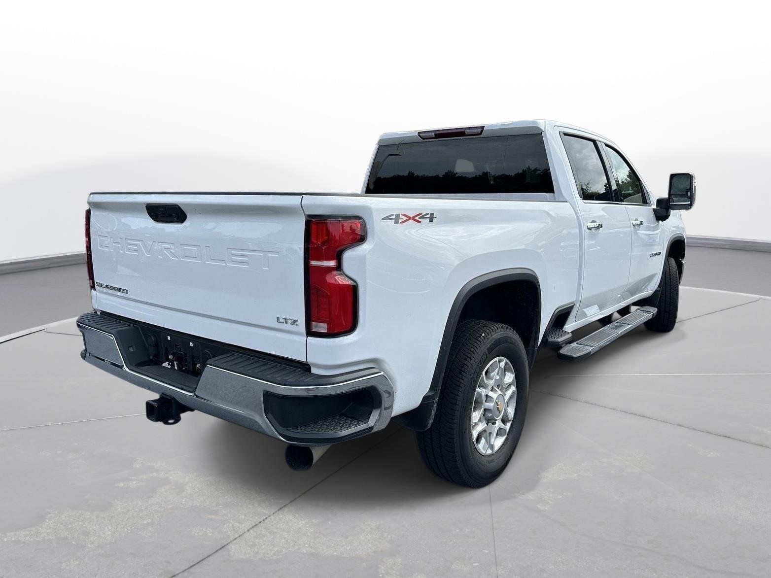 Used 2026 Summit White Chevrolet LTZ image 6