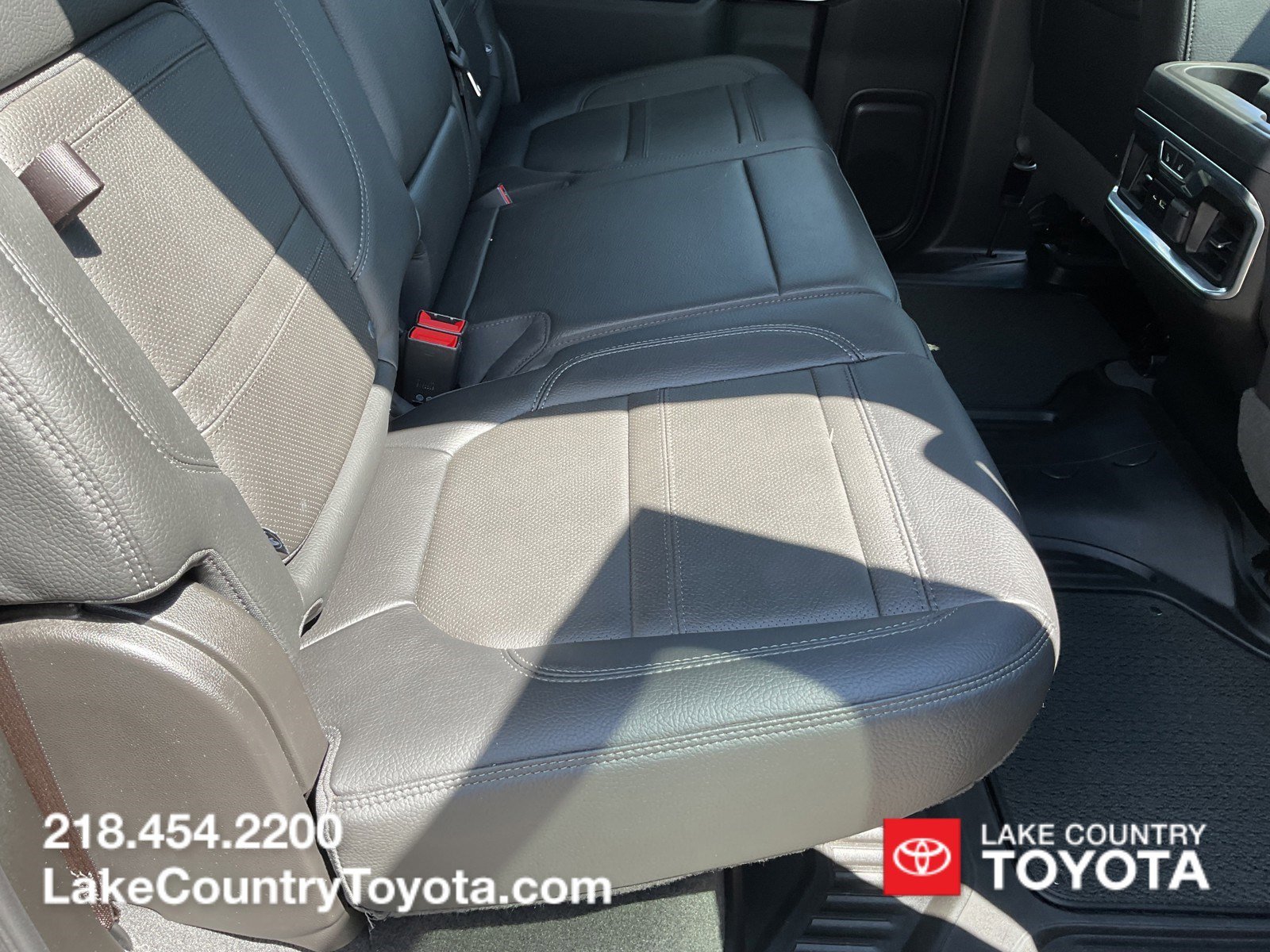 Used 2023  GMC Denali image 26
