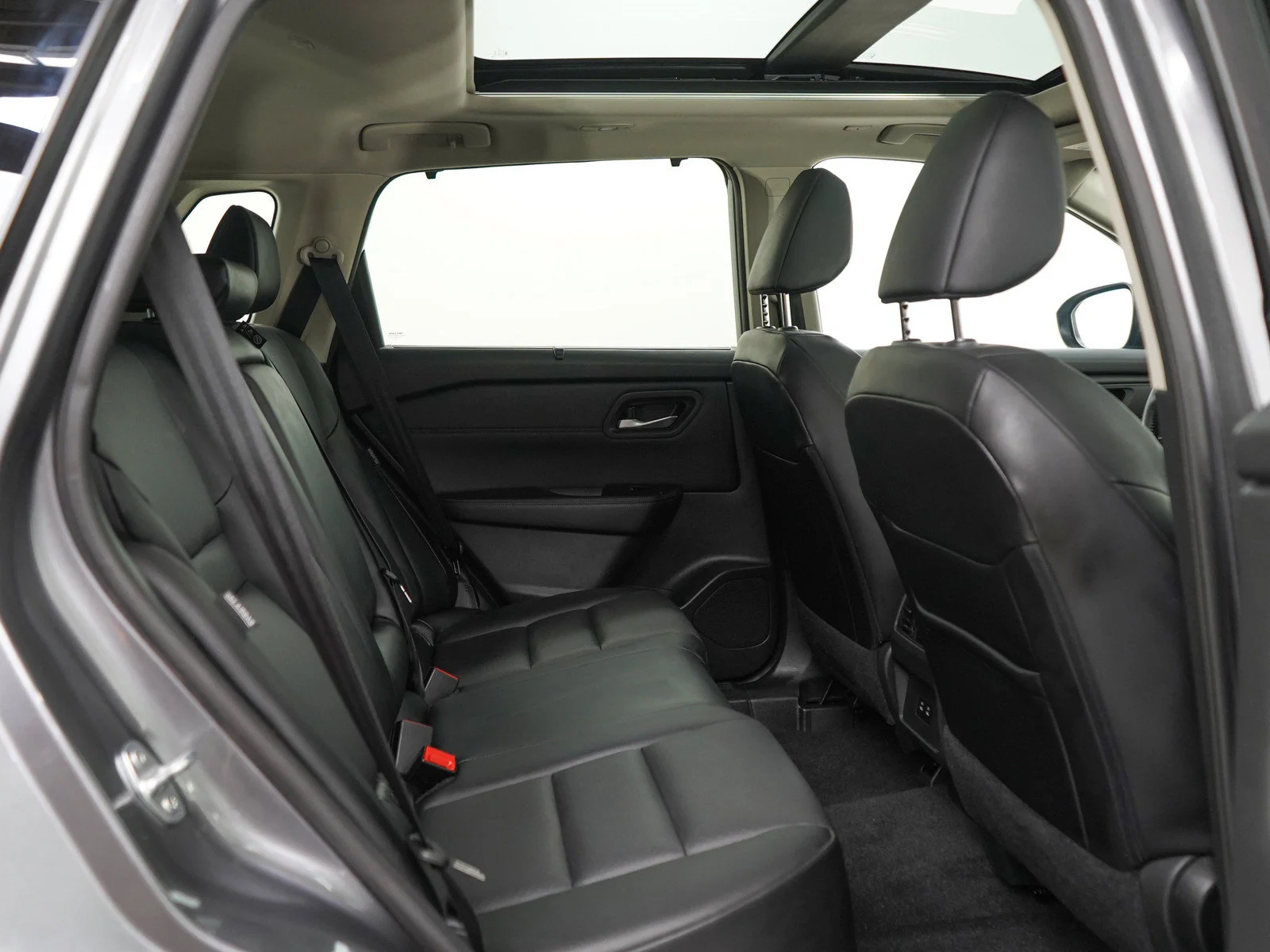 Used 2024 Gun Metallic Nissan SV image 12