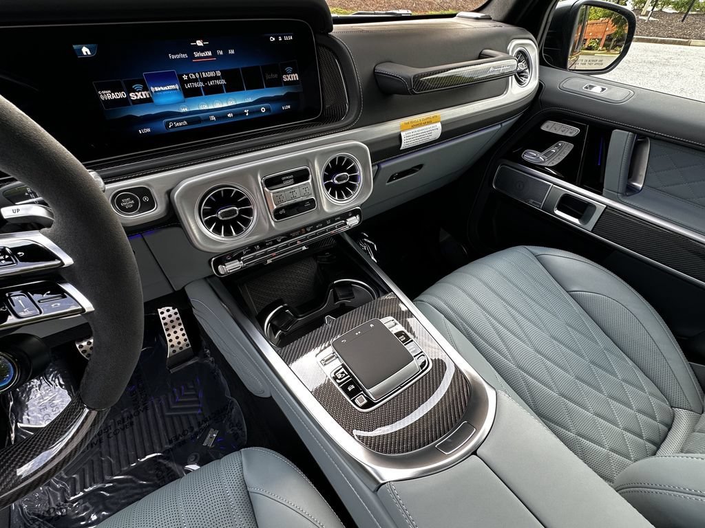 New 2027 MANUFAKTUR Night Black Magno Mercedes-Benz AMG® G 63 image 69