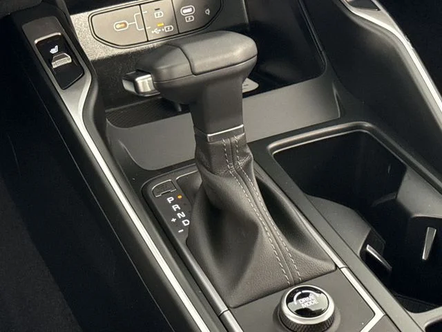 New 2026 Ivory Silver Kia S image 19